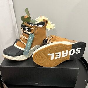 SOREL Out ‘N About Classic Waterproof Boot—Youth Size 1